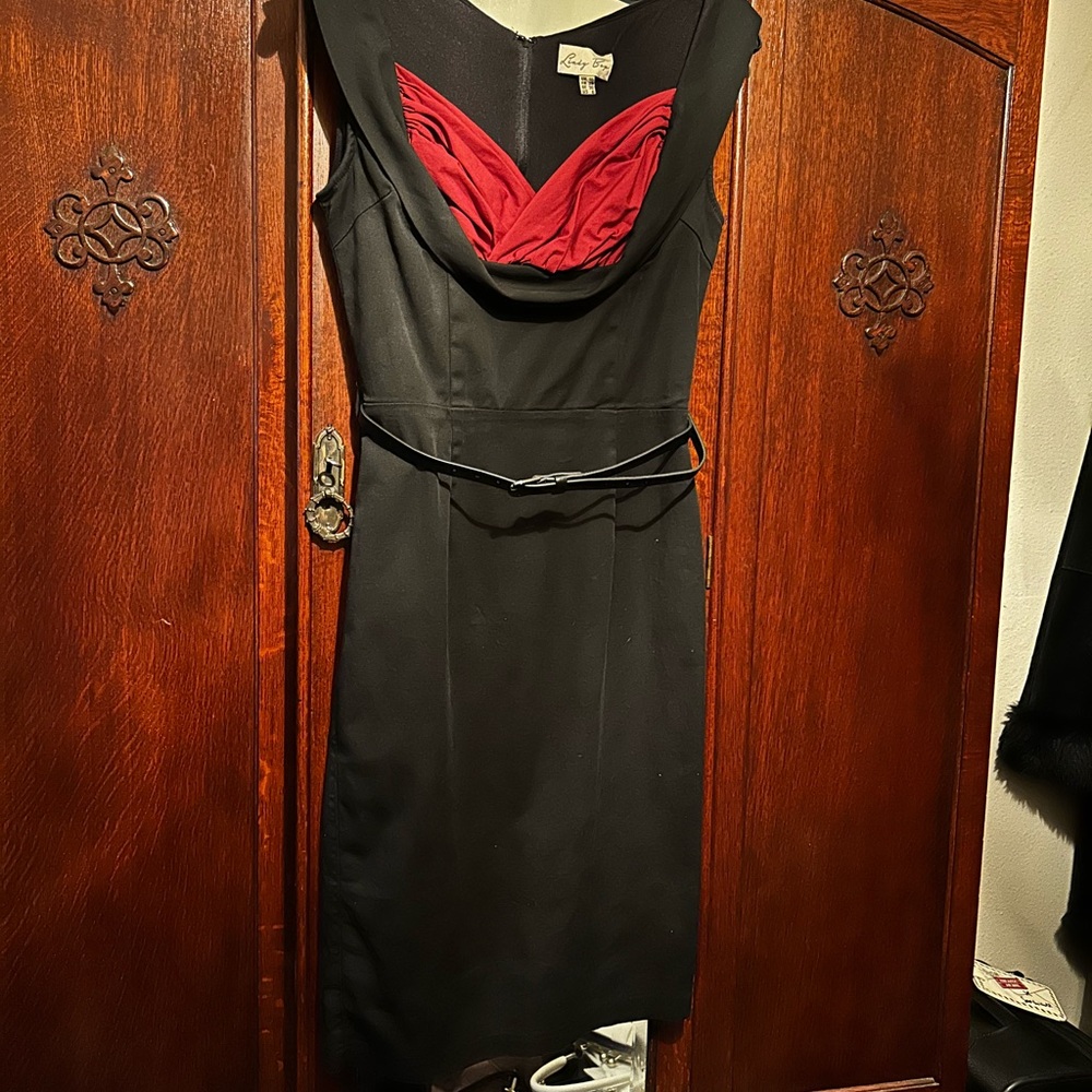 Lindy Bop Pencil Dress - Picture 5 of 5